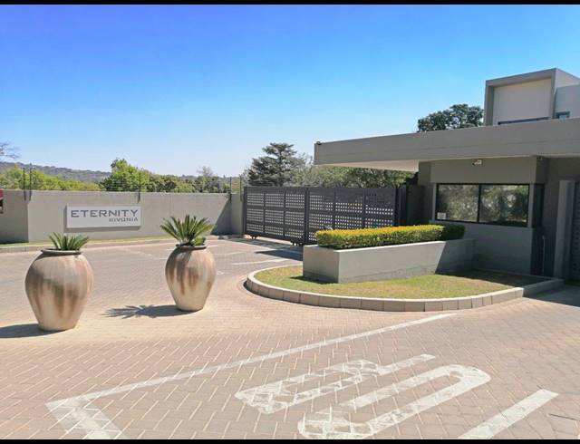 BEDROOM APARTMENT FOR SALE IN RIVONIA